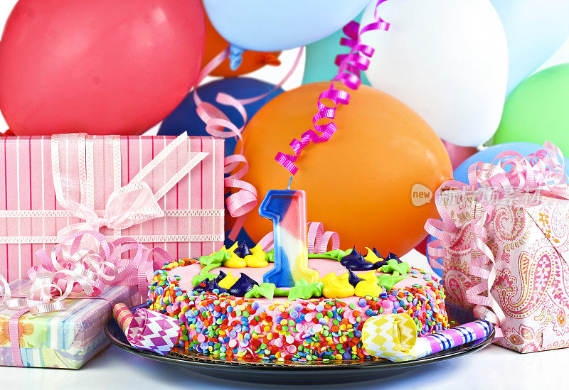 庆祝一岁生日的蛋糕