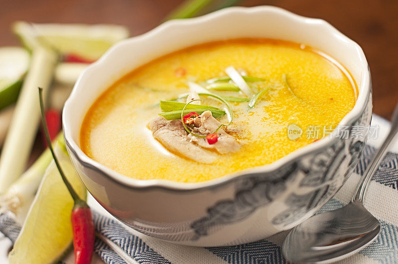 泰国鸡椰子汤-汤姆卡盖