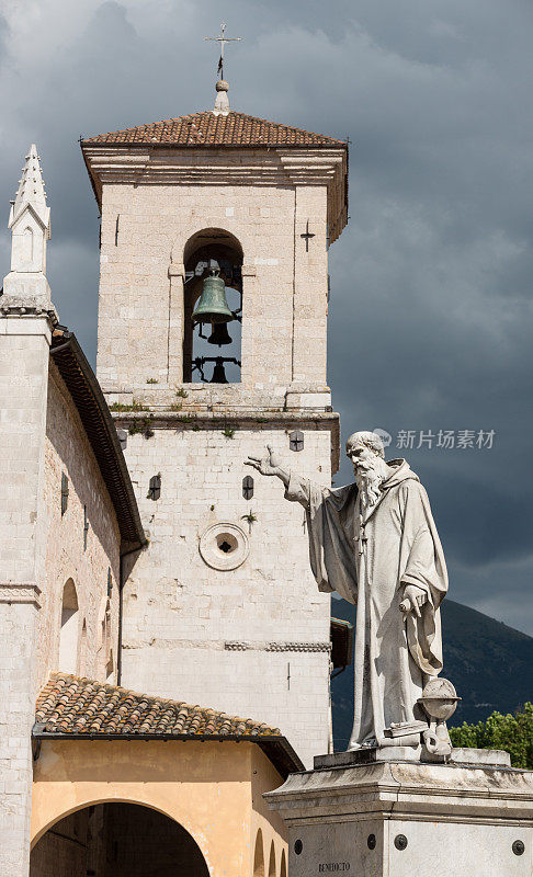 圣本笃教堂塔，意大利诺尔恰翁布里亚