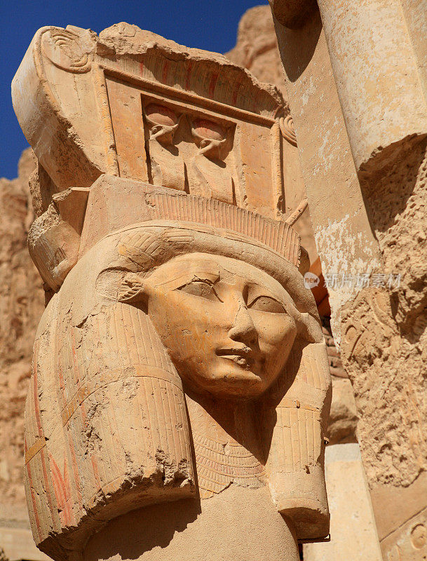 哈特谢普苏特王后的哈索尔神庙柱