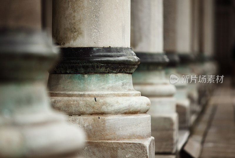 历史上的托普卡皮宫殿坚实的基础柱
