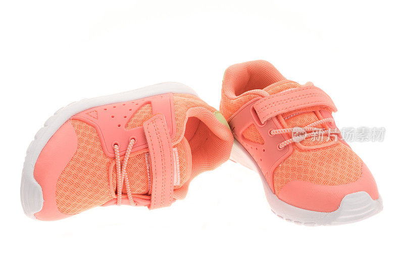 粉红色儿童运动鞋
