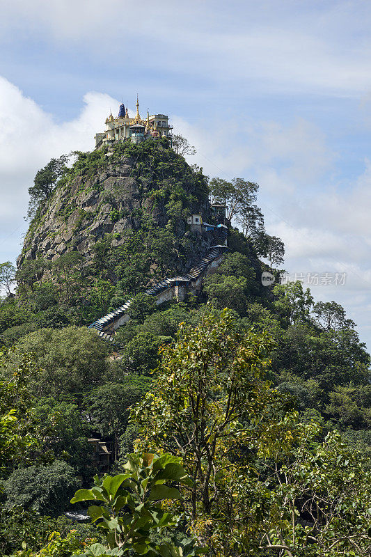 缅甸蒲甘波帕山上的佛教寺庙