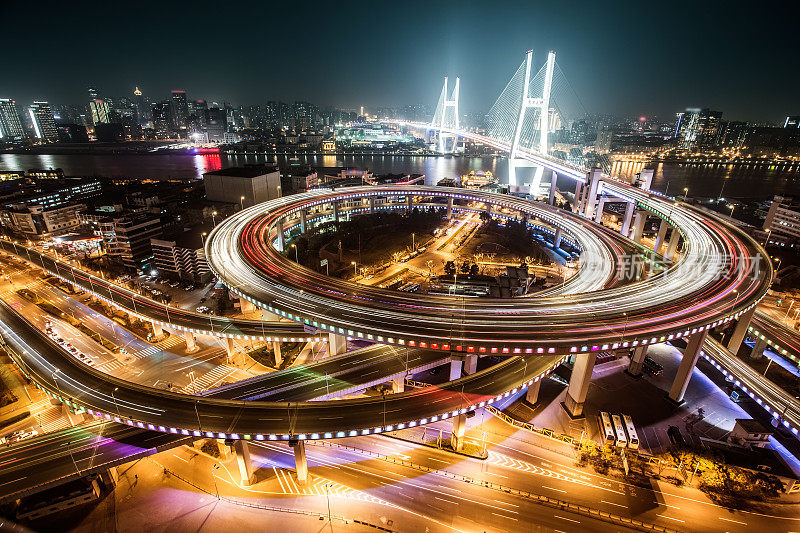 上海南浦大桥夜间交通