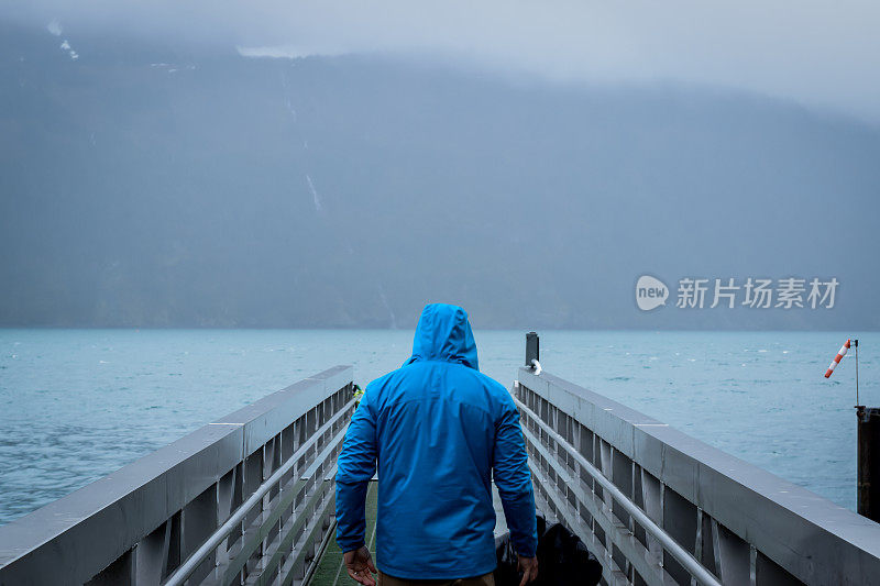 多雨的假期