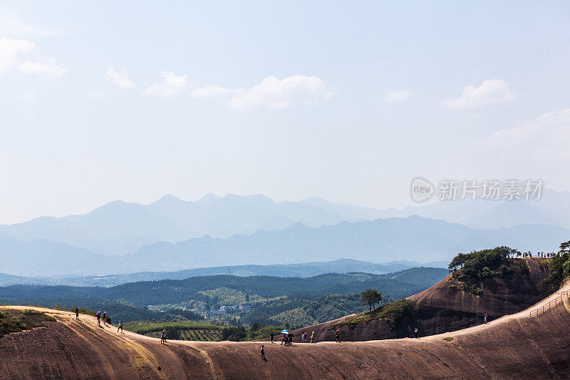 山、湖丹霞地貌