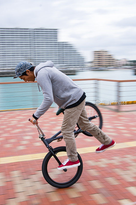 BMX骑手,平移,跟随拍摄