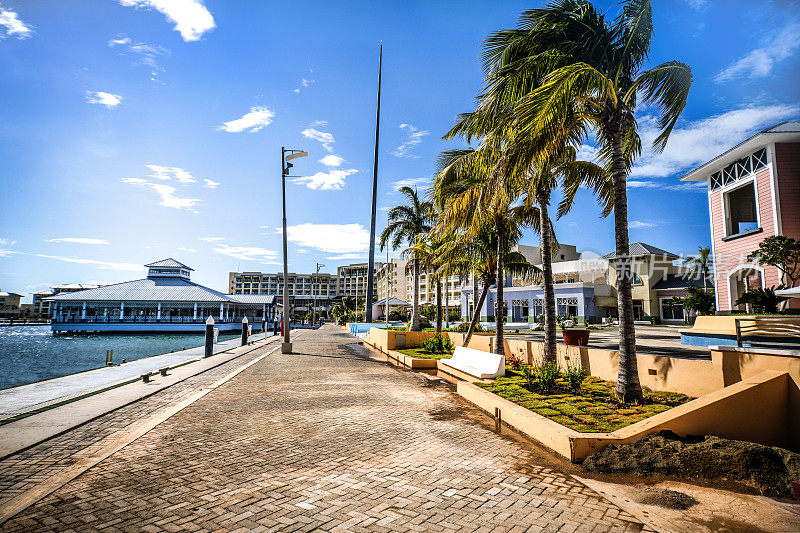新码头与度假村在维拉德罗，古巴