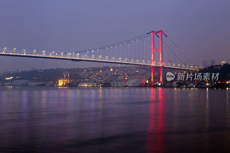 博斯普鲁斯大桥，伊斯坦布尔，土耳其