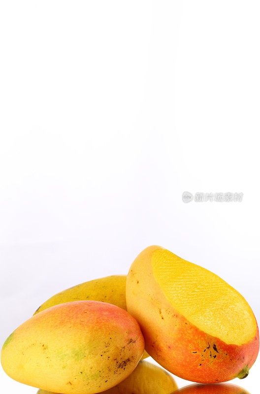 整个芒果和切片芒果