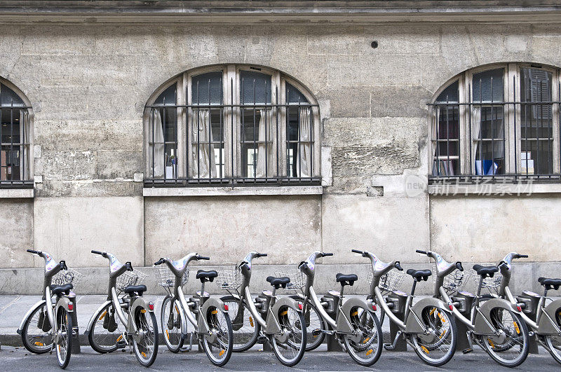 在巴黎租自行车和上学