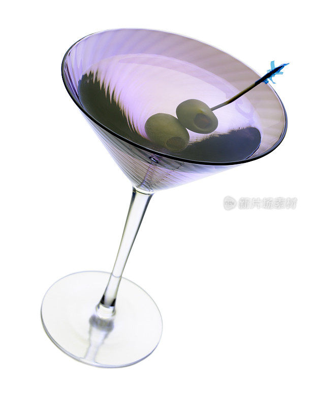 紫色玻璃杯，白色背景的马提尼酒