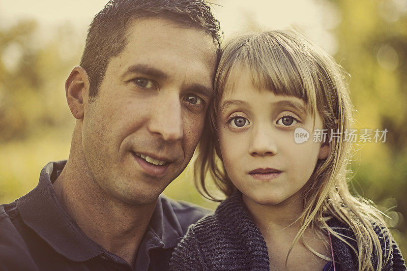 父亲和Daughter-Autumn