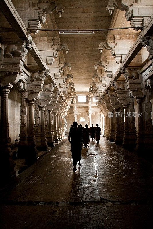 在神庙里，Rameshwaram