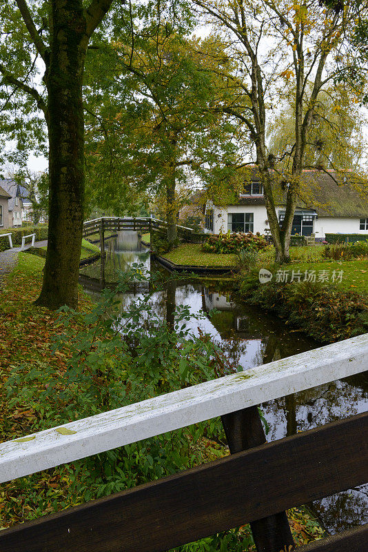 桥梁在Giethoorn