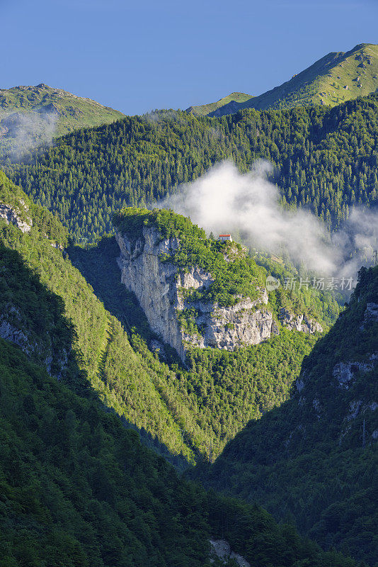 森林教堂(Dolomites)