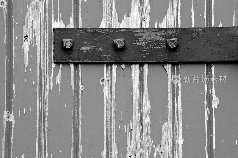 旧漆木门