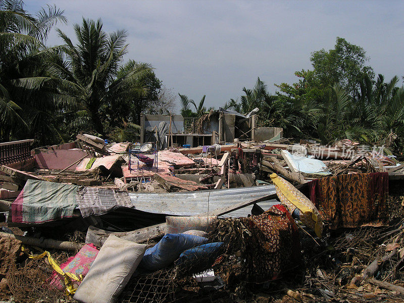 自然灾害使许多人无家可归