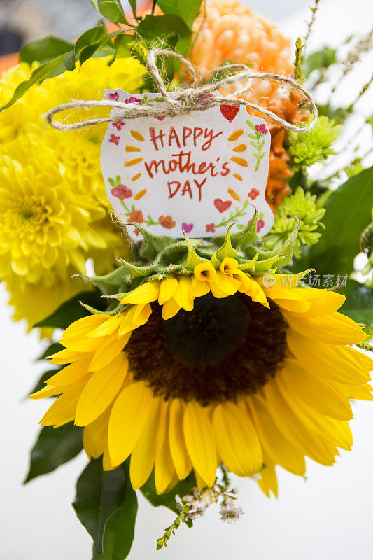 母亲节祝福语与鲜花
