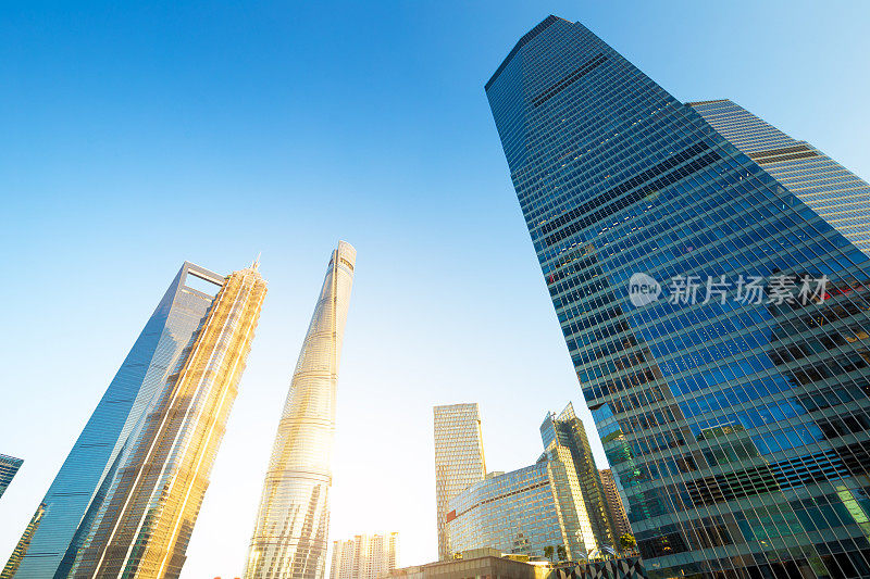 上海环球金融中心位于陆家嘴集团