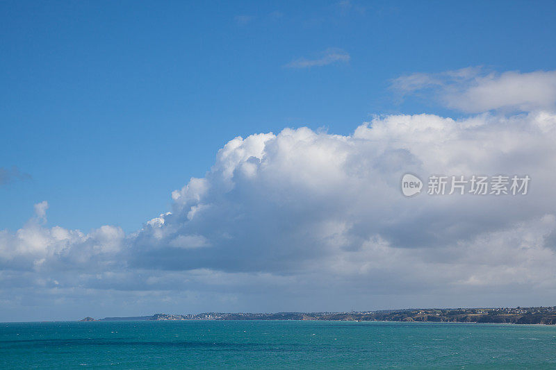 法国布列塔尼的秋日海景