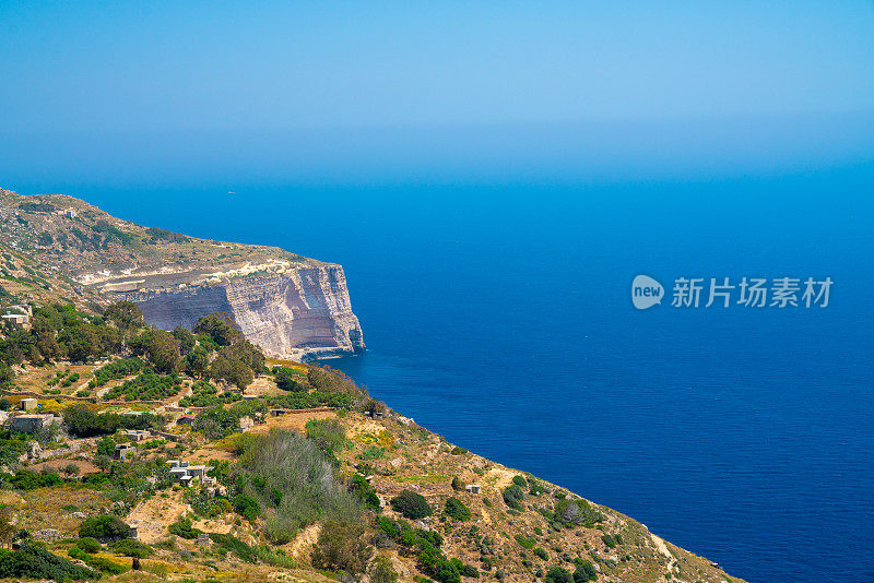马耳他岛上的白色悬崖
