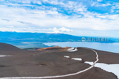 奥索尔诺火山在智利湖区-瓦拉斯港，智利