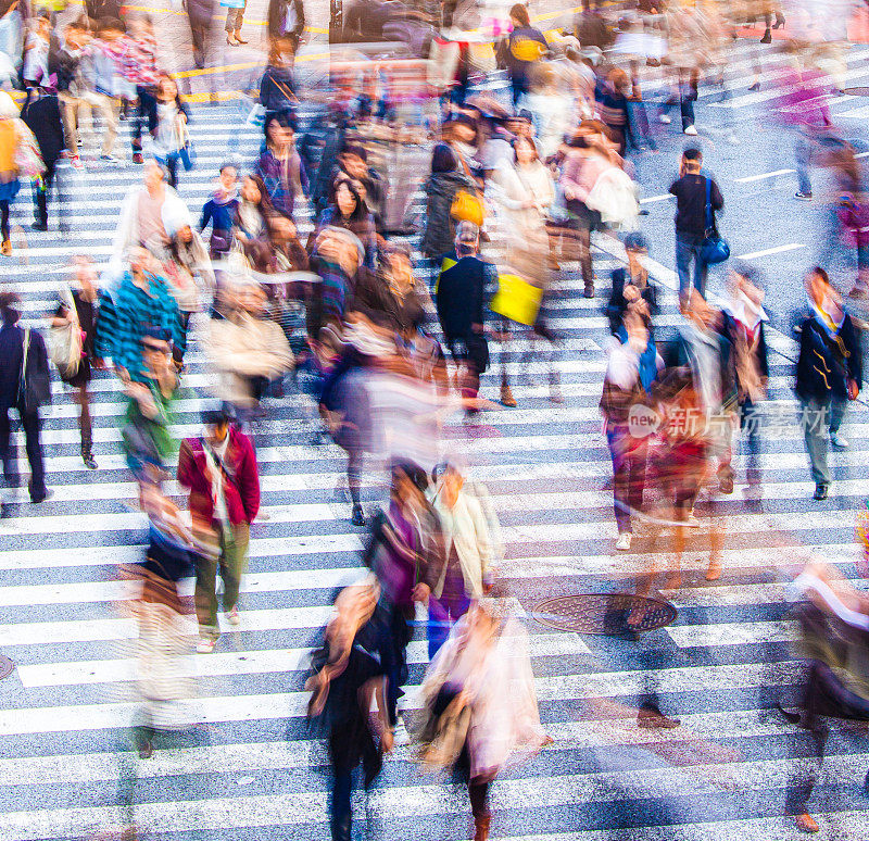 繁忙的东京街道十字路口