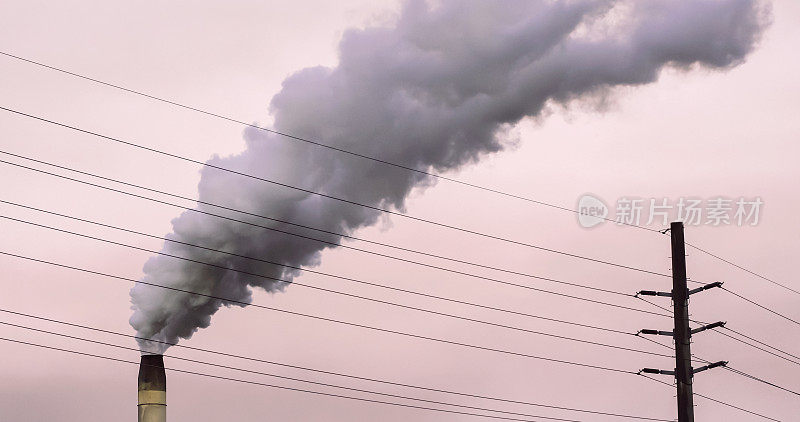工业冶炼厂的污染烟尘