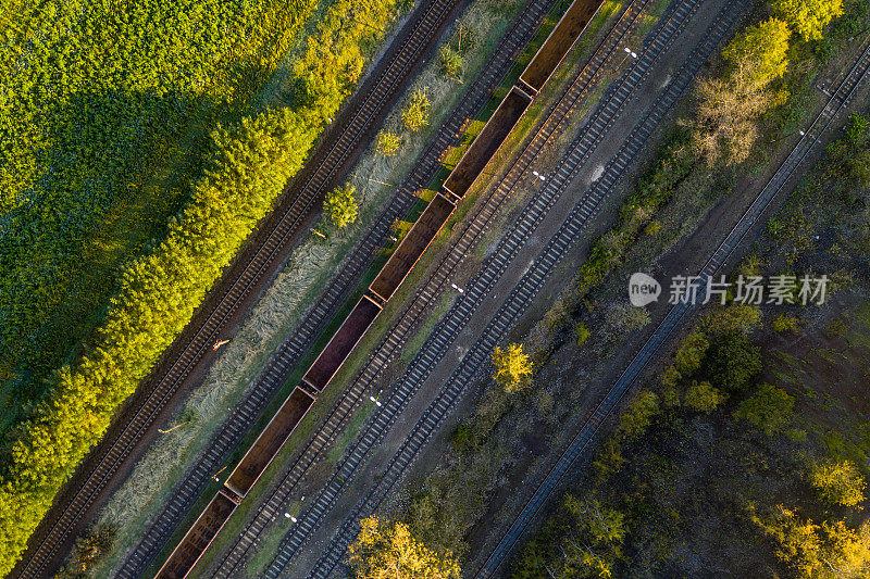 上午铁路鸟瞰图