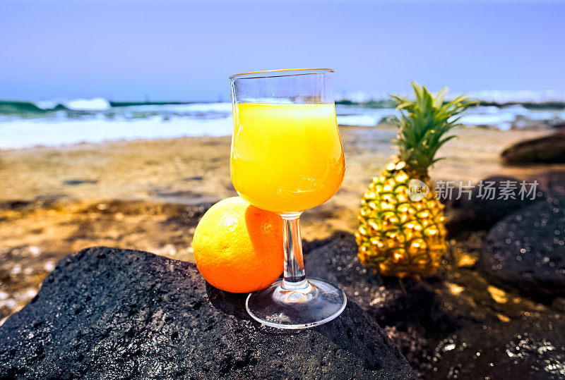 沙滩橙汁