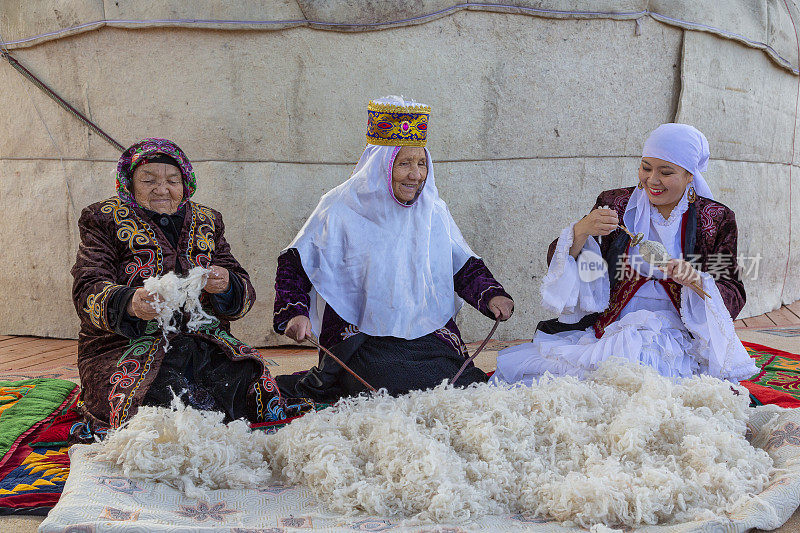 加工羊毛，哈萨克斯坦阿拉木图