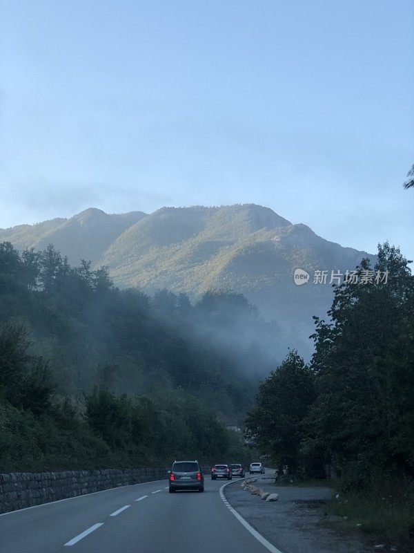 高速公路上的汽车交通