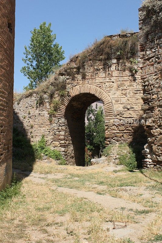 伊兹尼克城墙遗址，古罗马和拜占庭帝国城门遗址