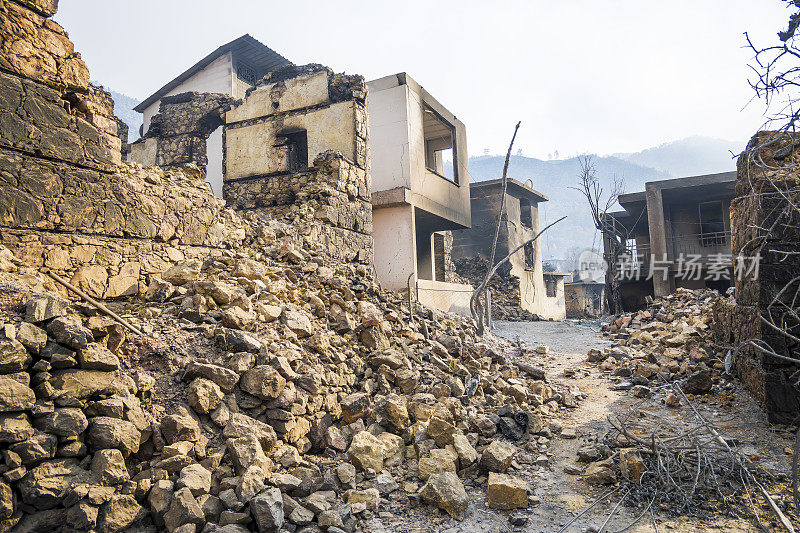 烧毁森林，村庄和农村地区到土耳其