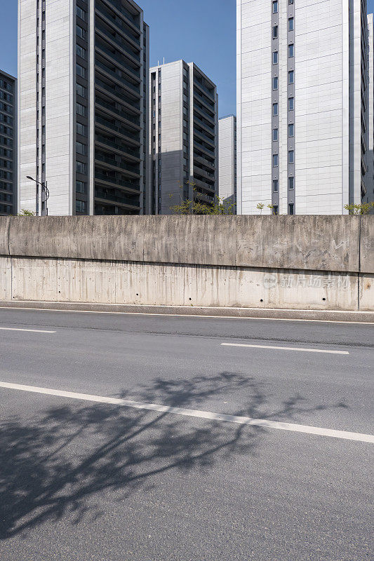 空荡荡的城市道路