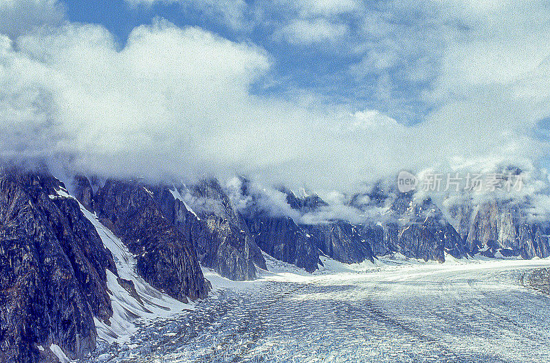 德纳里峰山顶鸟瞰图