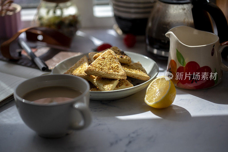 家庭烘焙全麦饼干和咖啡休息时间