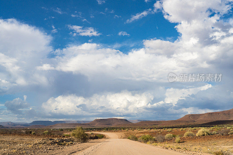 遥远的纳米比亚沙漠之路
