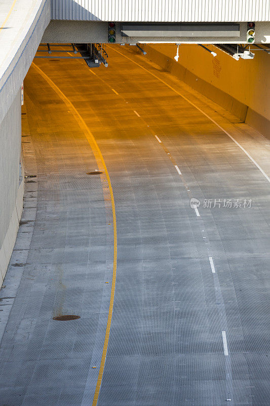 西雅图市中心的高速公路地下隧道