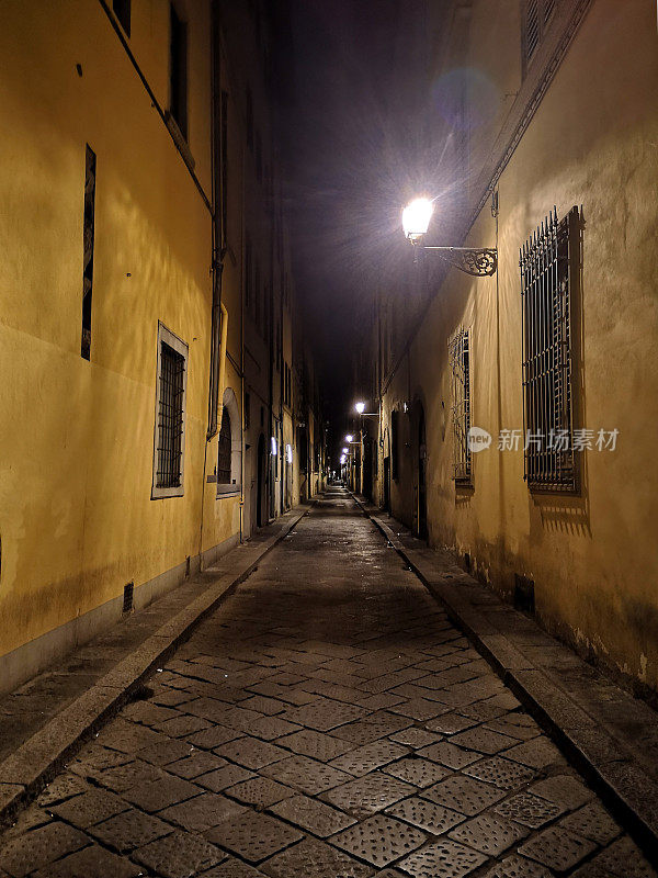 佛罗伦萨，托斯卡纳的夜景街景