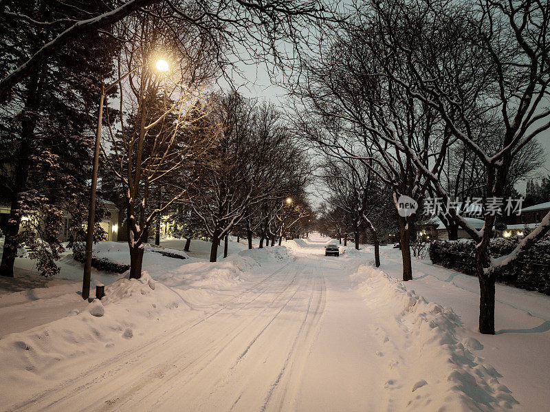 冬天，北约克地区贵族住宅区的雪夜