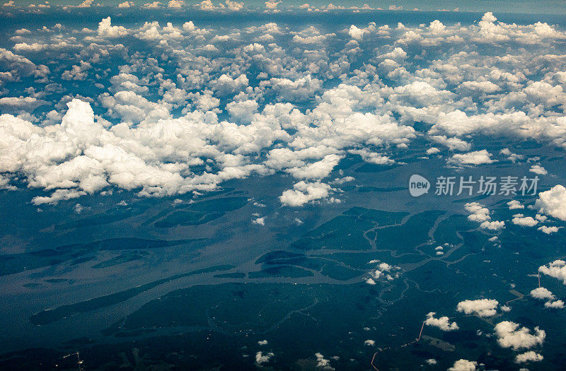 亚马逊地区河流的鸟瞰图