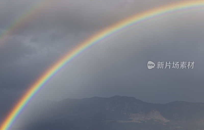 彩虹在天空