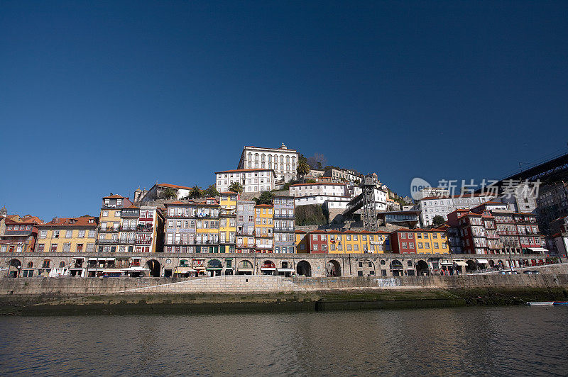 波尔图(葡萄牙)历史中心，称为Ribeira