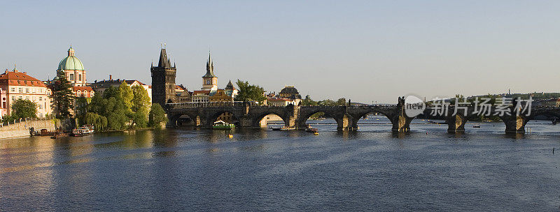 布拉格-查理大桥