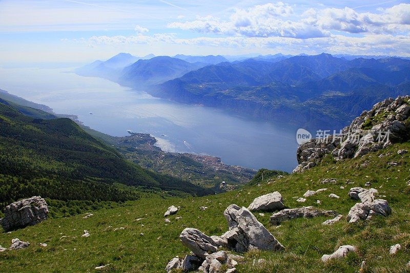 意大利加尔达湖绿松石天堂，空中高山巴尔多山，马尔切西尼
