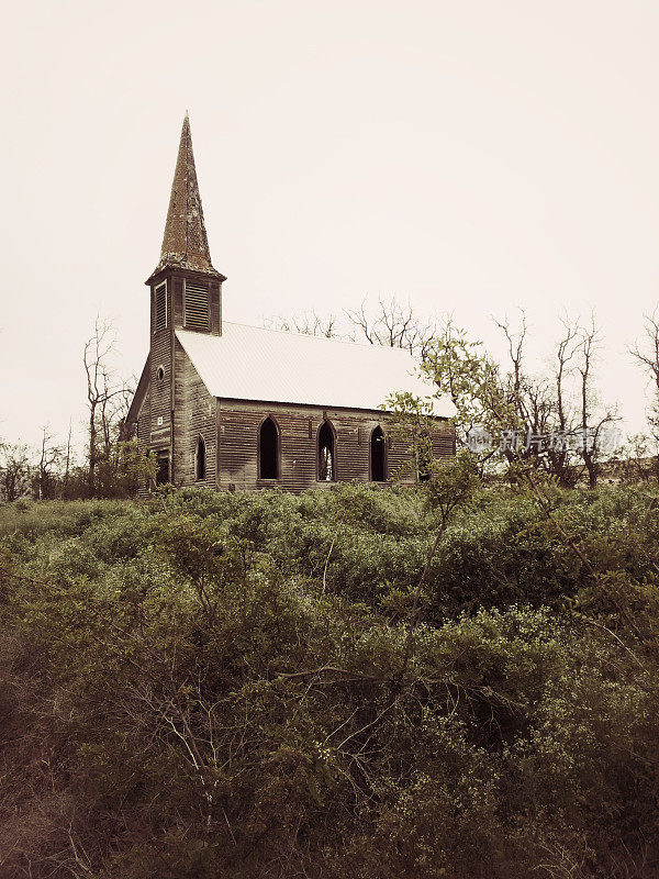 古老的令人毛骨悚然的教堂。