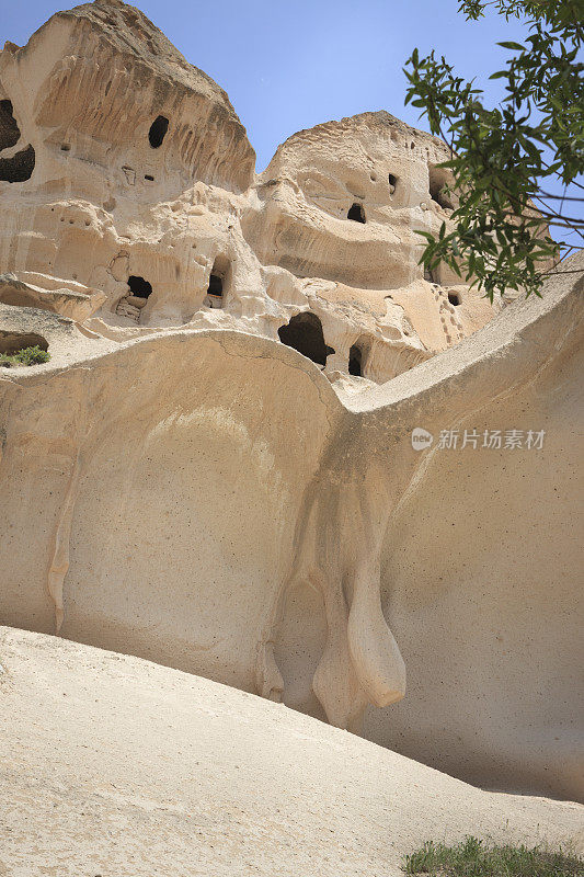 土耳其卡帕多西亚Firinasma山谷的窑洞