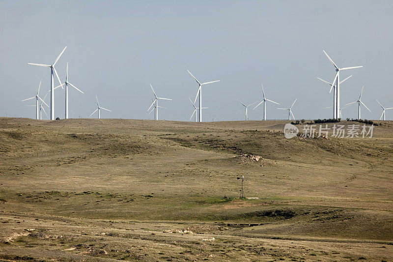 风车和风电场波尼国家草原科罗拉多